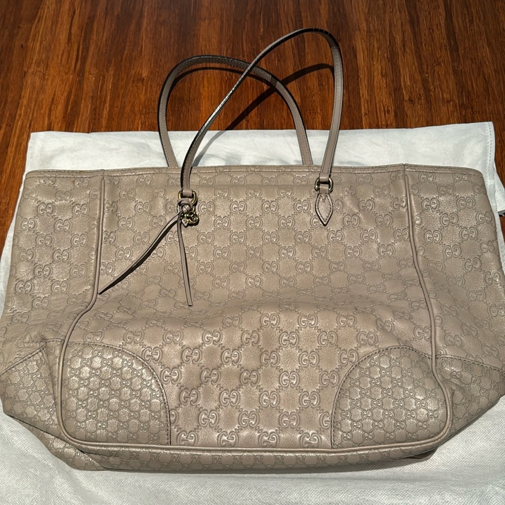 Bree Guccissima Leather Medium Tote Bag